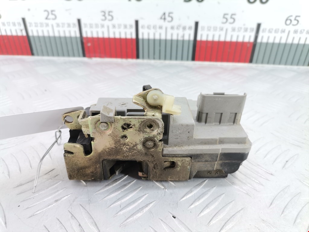 Замок двери передней правой PEUGEOT Partner 1996-2009