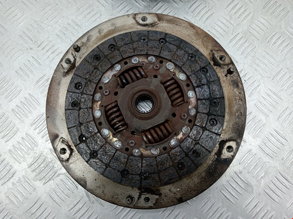 Маховик (демпфер сцепления) TOYOTA Yaris II XP50 2005-2011