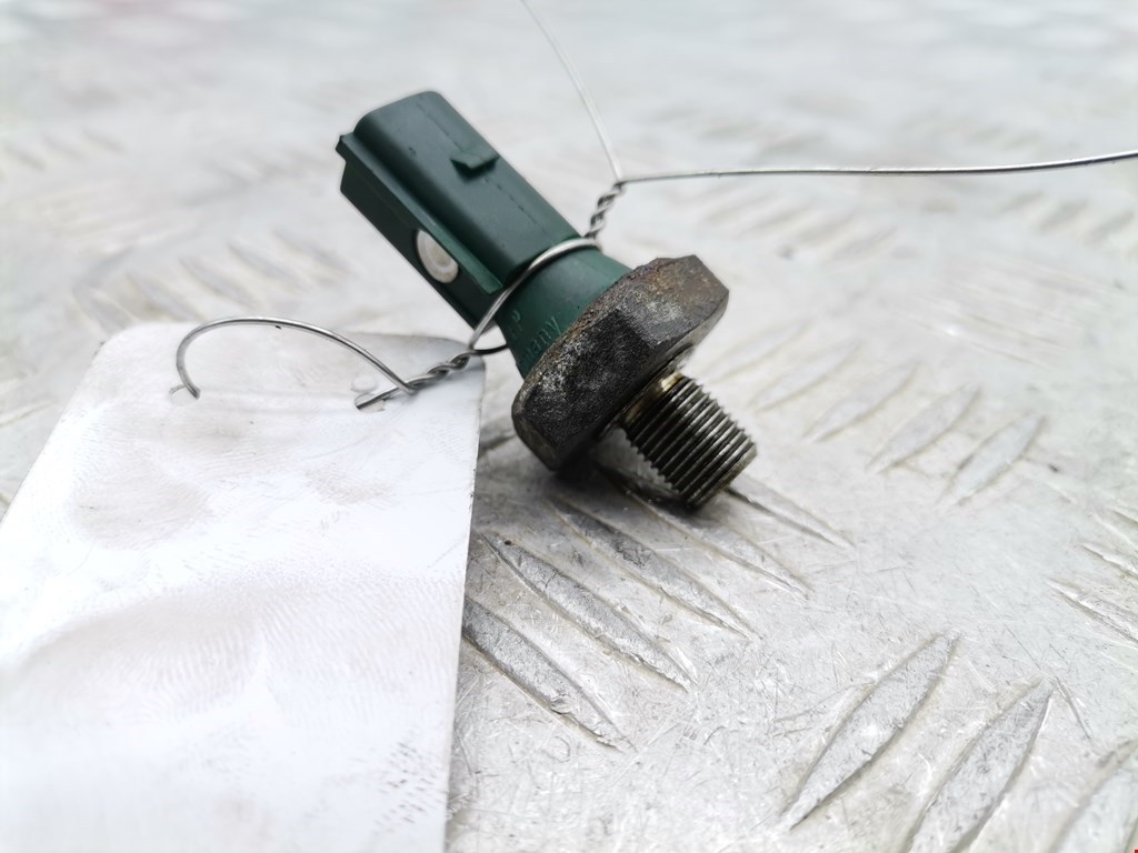 Датчик давления масла VOLKSWAGEN Golf IV 1997-2003