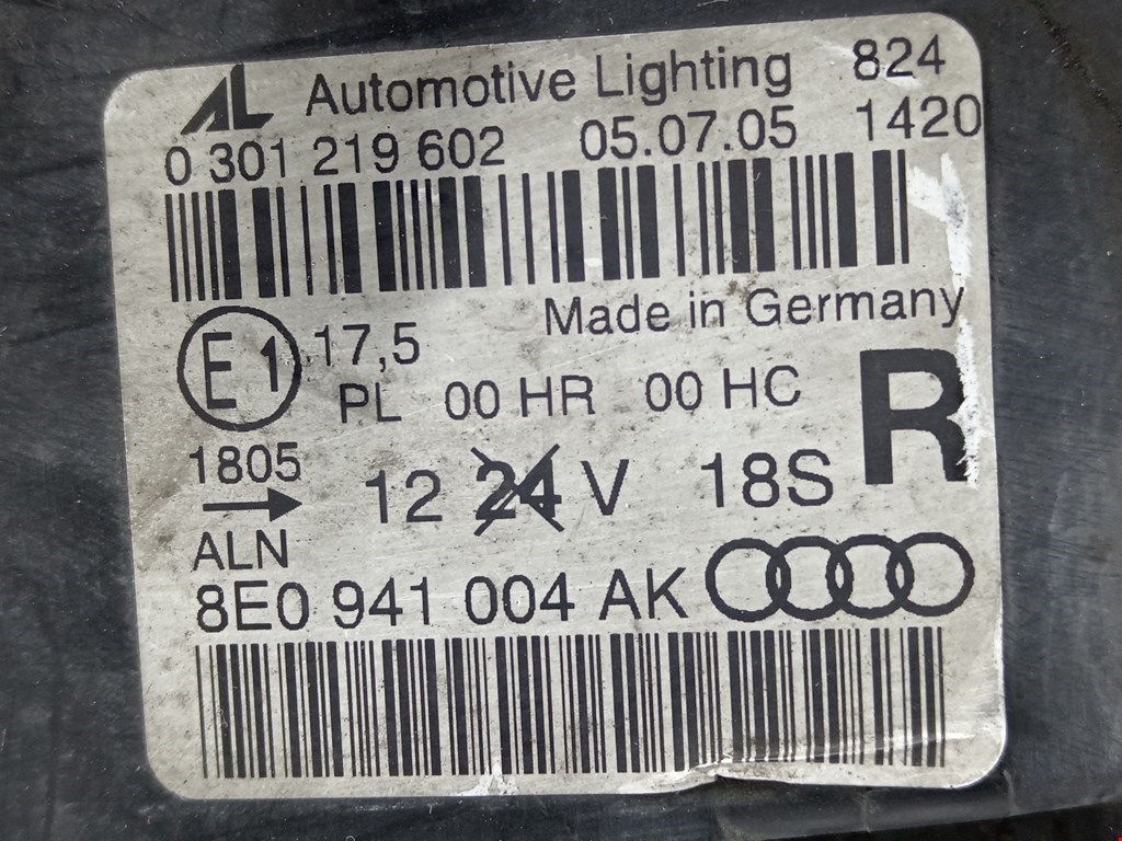 Фара правая AUDI A4 B7 2004-2007