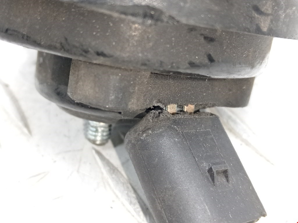 Сигнал звуковой (гудок клаксон) AUDI A4 B7 2004-2007