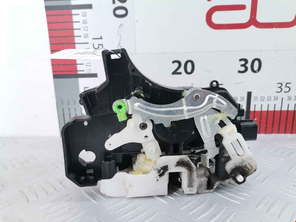 Замок двери задней левой MITSUBISHI Colt Z3 2003-2012