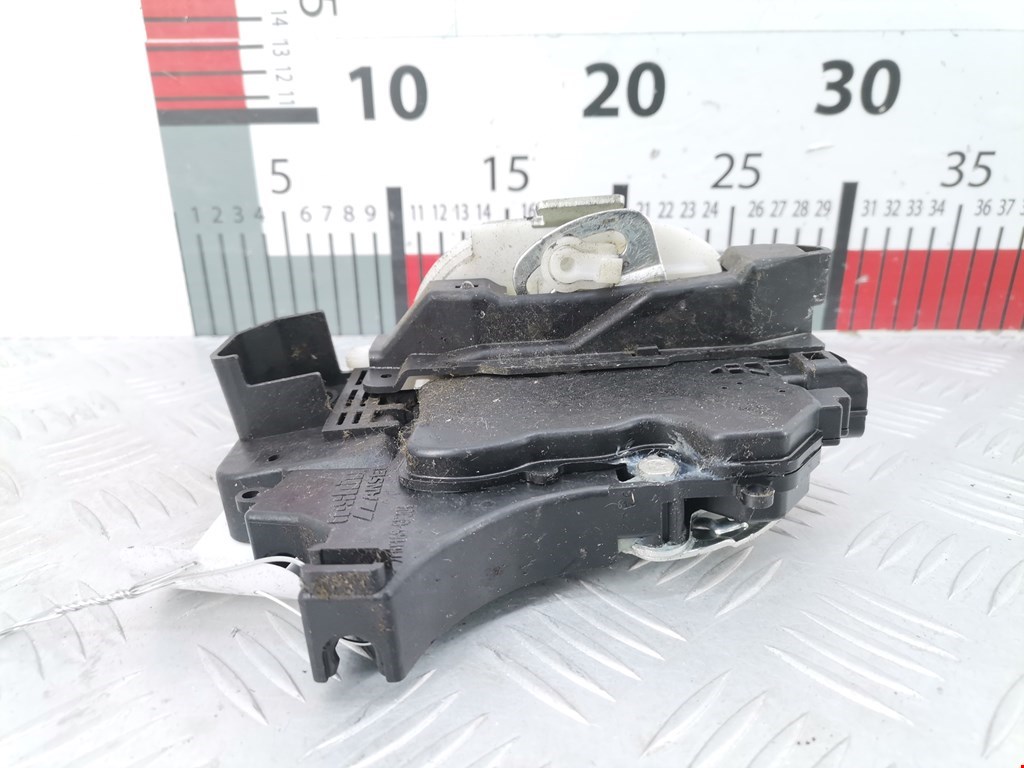 Замок двери задней левой MITSUBISHI Colt Z3 2003-2012