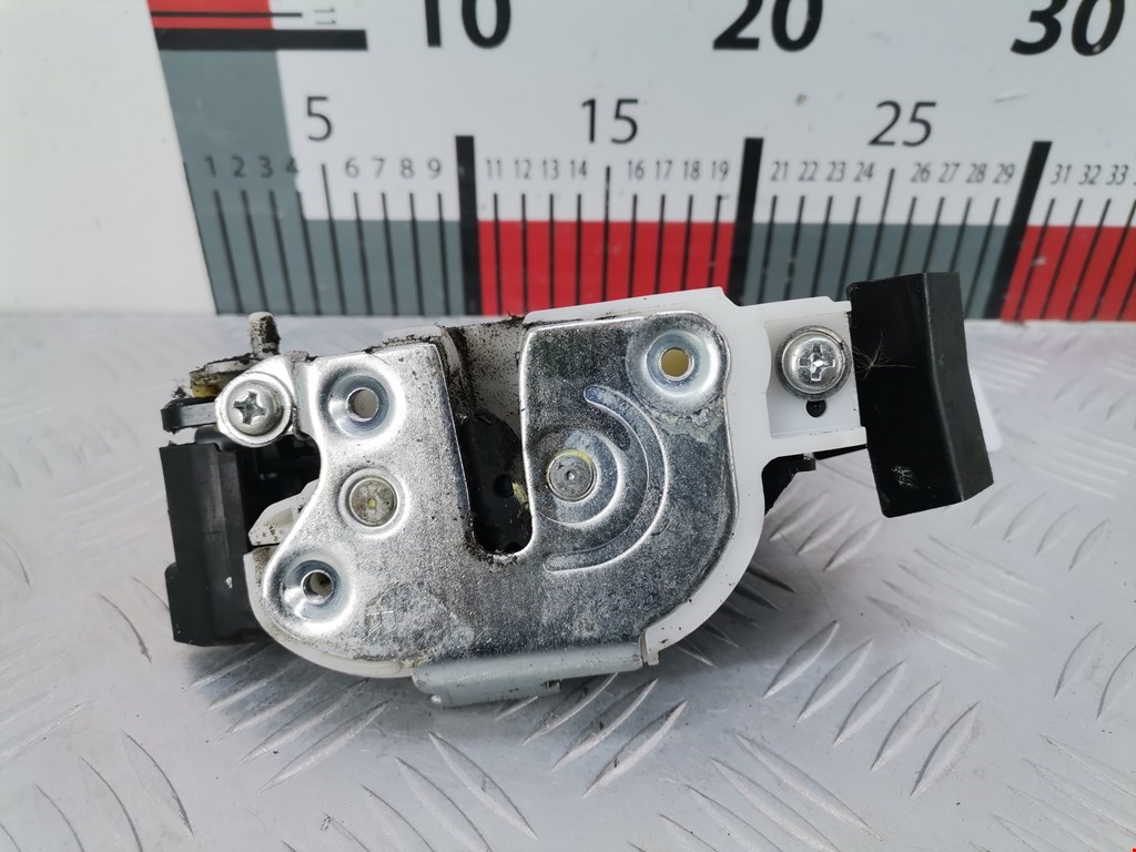 Замок двери задней правой MITSUBISHI Colt Z3 2003-2012