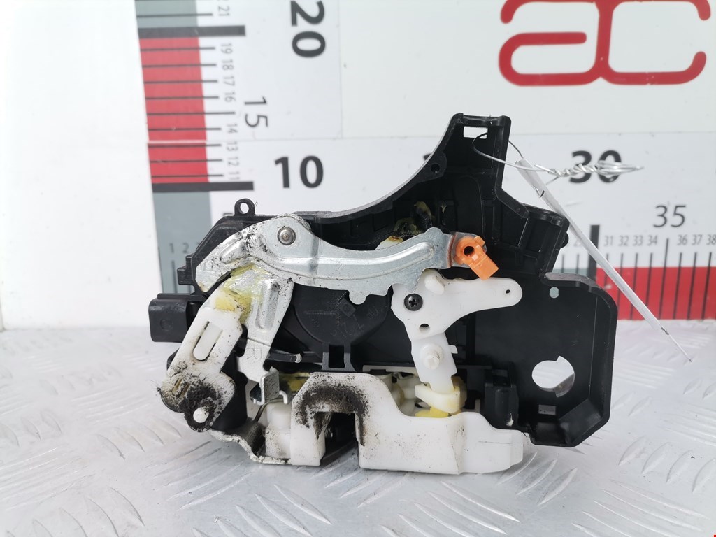 Замок двери задней правой MITSUBISHI Colt Z3 2003-2012