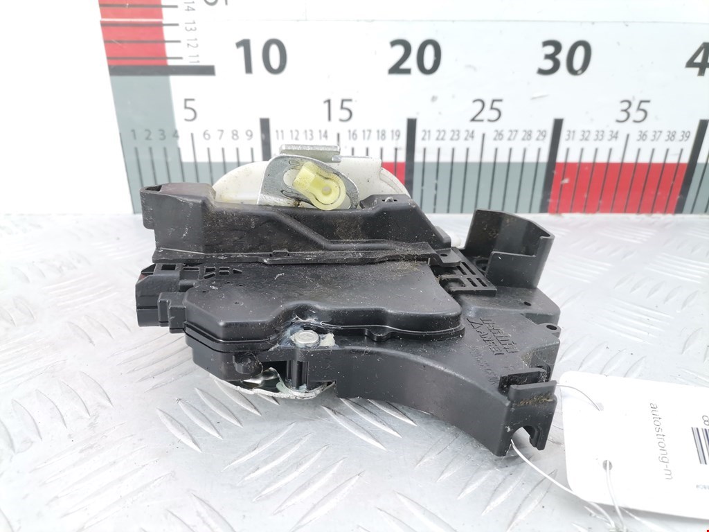 Замок двери задней правой MITSUBISHI Colt Z3 2003-2012