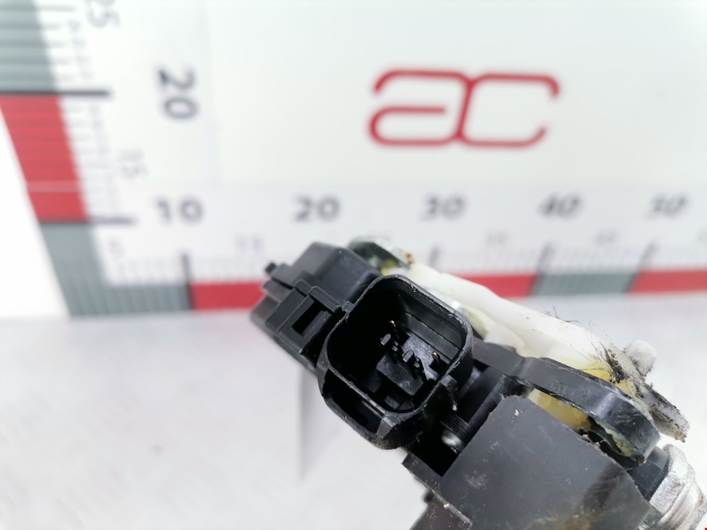 Замок двери задней правой MITSUBISHI Colt Z3 2003-2012