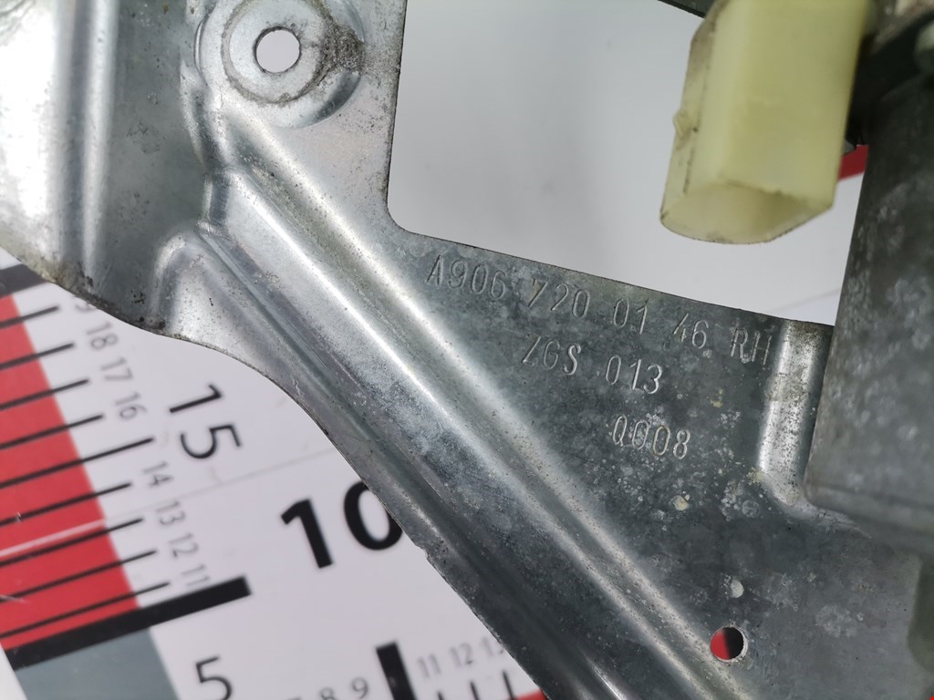 Стеклоподъемник передний правый MERCEDES-BENZ Sprinter 906 2006-2018