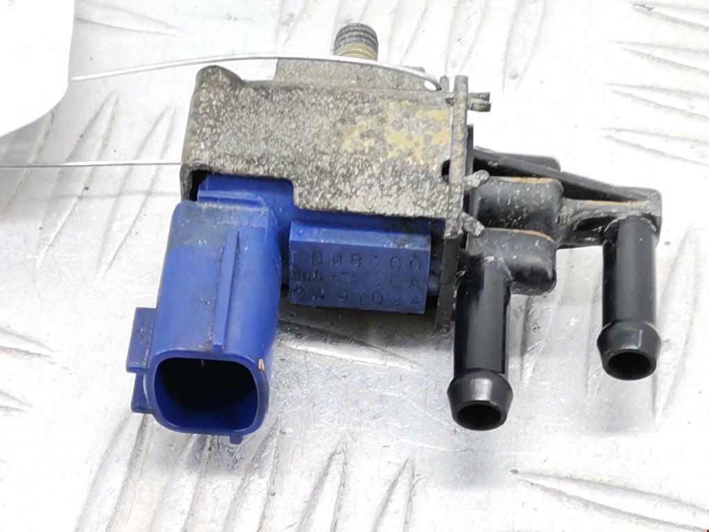 Клапан воздушного фильтра Nissan Almera N16 (2000-2006)