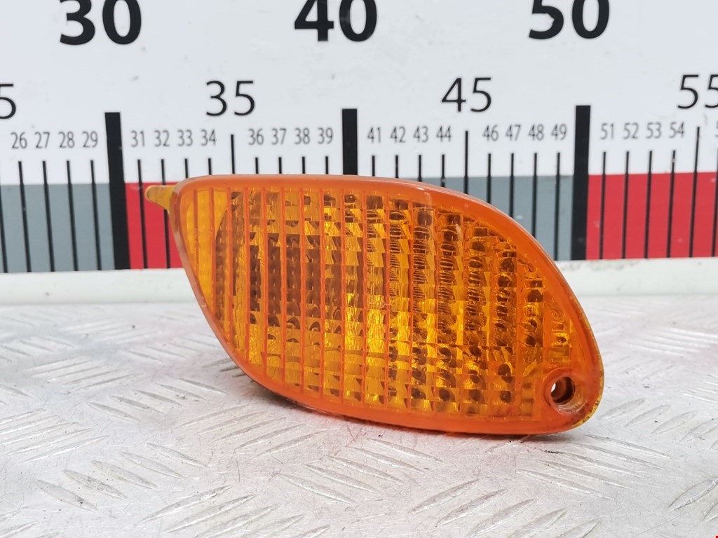 Указатель поворота (поворотник) правый Ford Focus 1 (1998-2005)