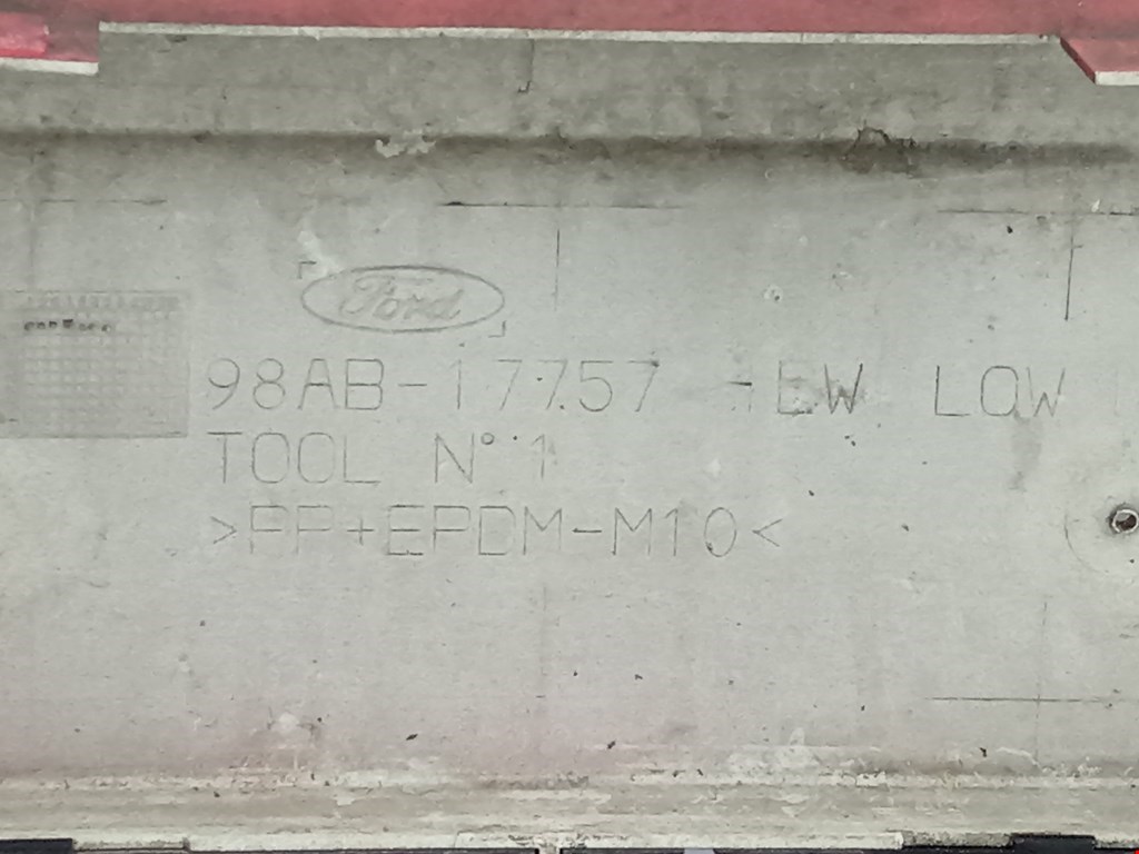 Бампер передний FORD Focus I 1998-2005