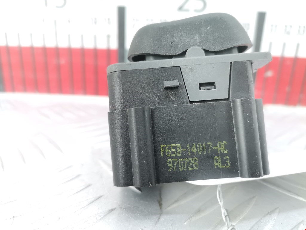 Кнопка центрального замка FORD Windstar 1994-2003