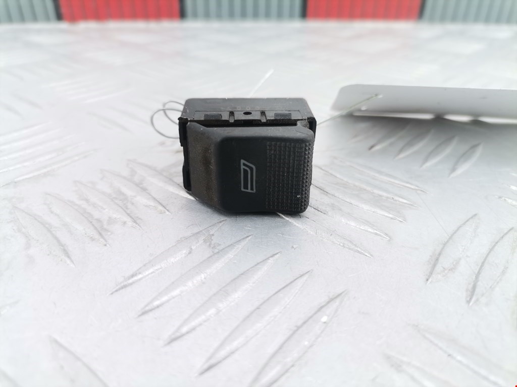 Кнопка стеклоподъемника AUDI A8 D2 1994-2002