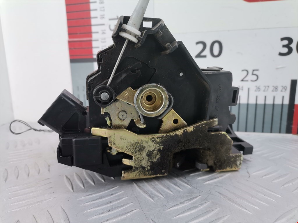 Замок двери задней правой FORD Focus I 1998-2005
