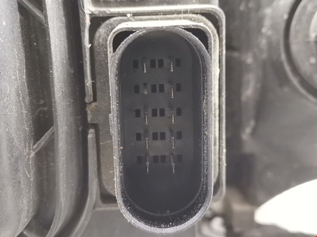 Фара правая AUDI A3 8P 2003-2013