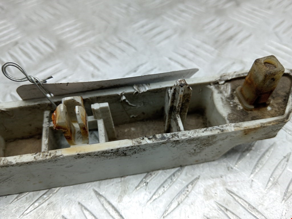 Кронштейн переднего бампера левый FORD Focus II 2005-2011