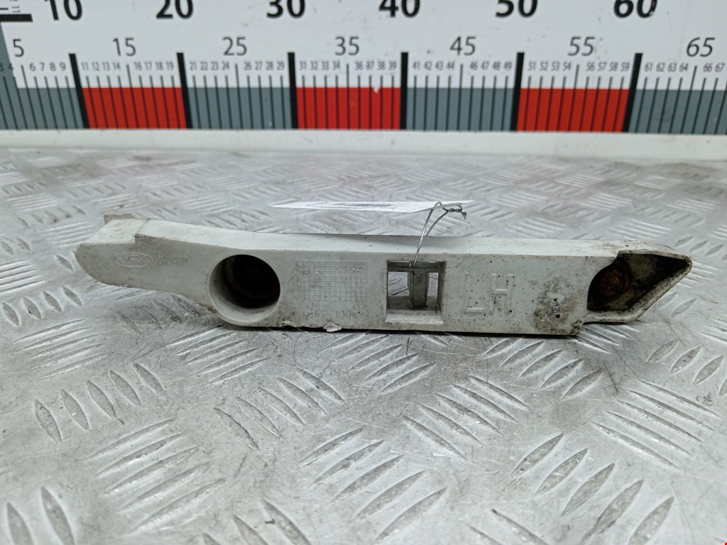 Кронштейн переднего бампера правый FORD Focus II 2005-2011