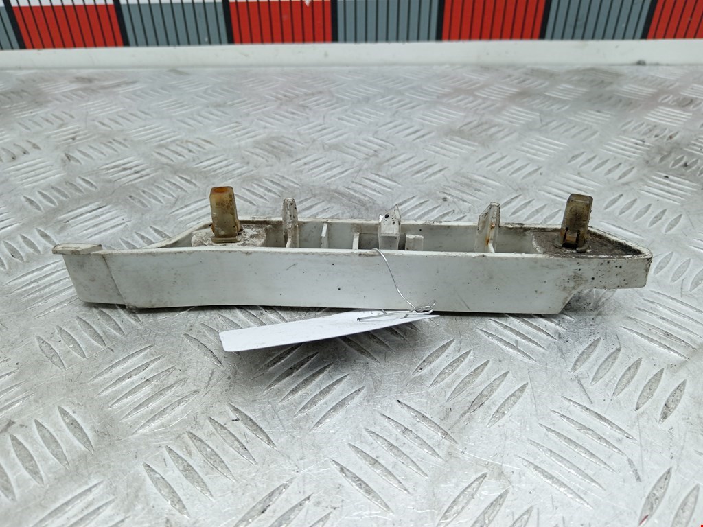 Кронштейн переднего бампера правый FORD Focus II 2005-2011