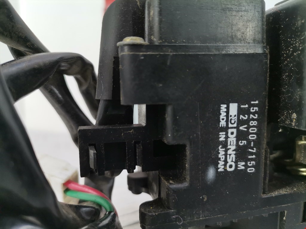 Замок двери передней правой MAZDA Xedos 6 1992-1999