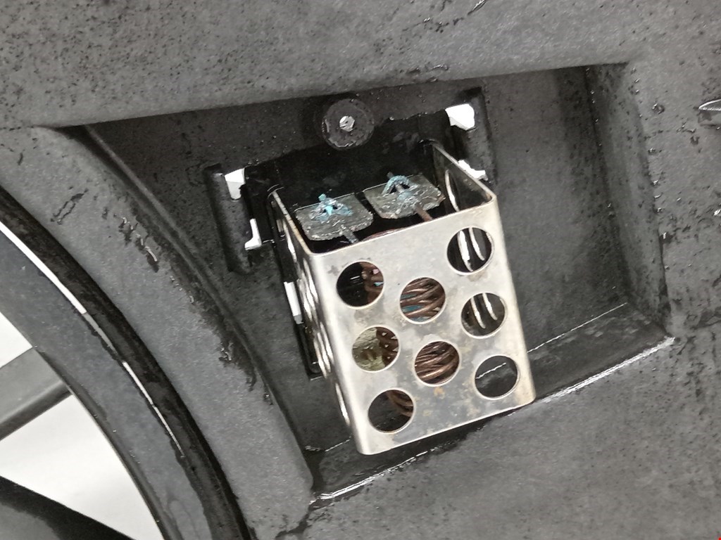 Вентилятор радиатора основного RENAULT Laguna 2001-2007