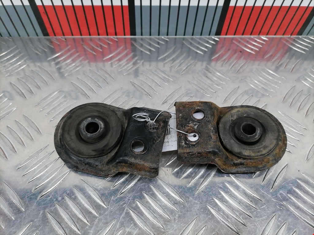 Кронштейн (крепление) радиатора MITSUBISHI Carisma 1995-1999