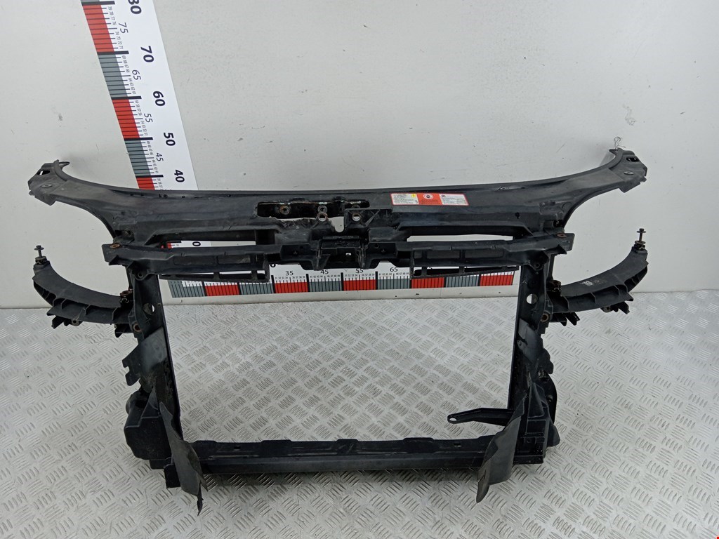 Панель передняя (передняя монтажная панель рамка передняя телевизор) Audi A3 8P (2003-2013)