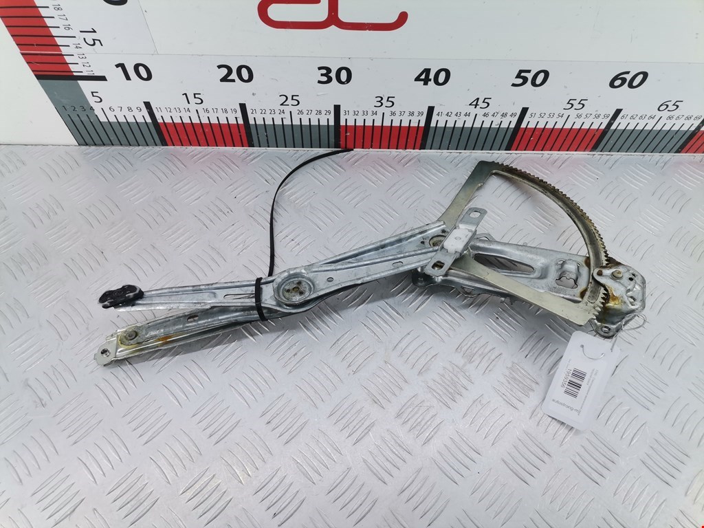 Стеклоподъемник механический двери передней правой Opel Corsa C (2000-2006)