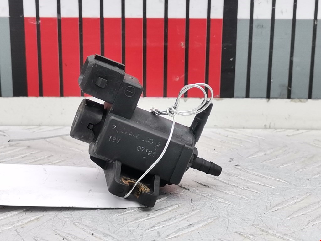 Клапан воздушного фильтра Opel Astra H (2004-2014)