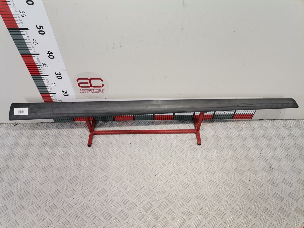 Накладка декоративная (молдинг) двери передней левой Ford Fiesta 5 (2002-2008)