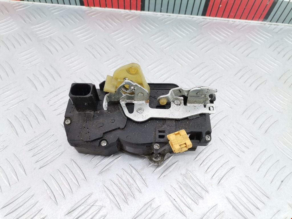 Замок двери передней правой CADILLAC SRX 2004-2009