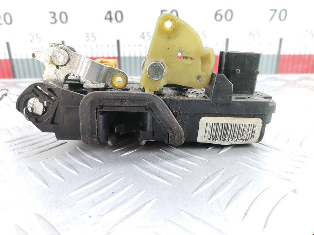 Замок двери передней правой CADILLAC SRX 2004-2009