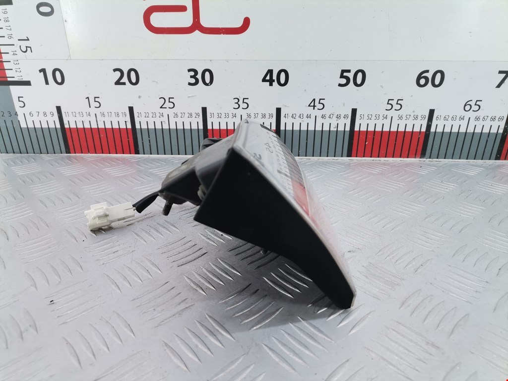 Фонарь задний внутренний левый LEXUS CT 2010-2018