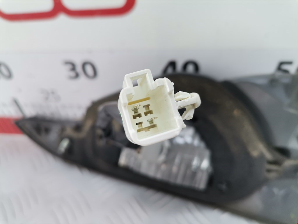 Фонарь задний внутренний левый LEXUS CT 2010-2018