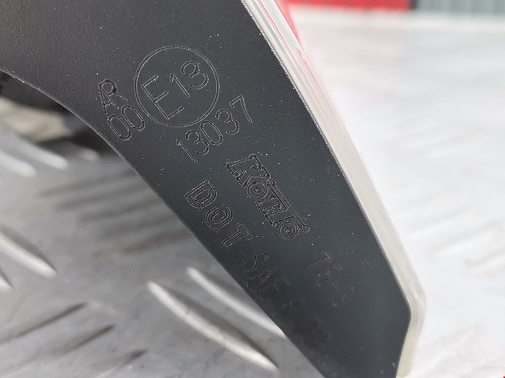 Фонарь задний внутренний левый LEXUS CT 2010-2018