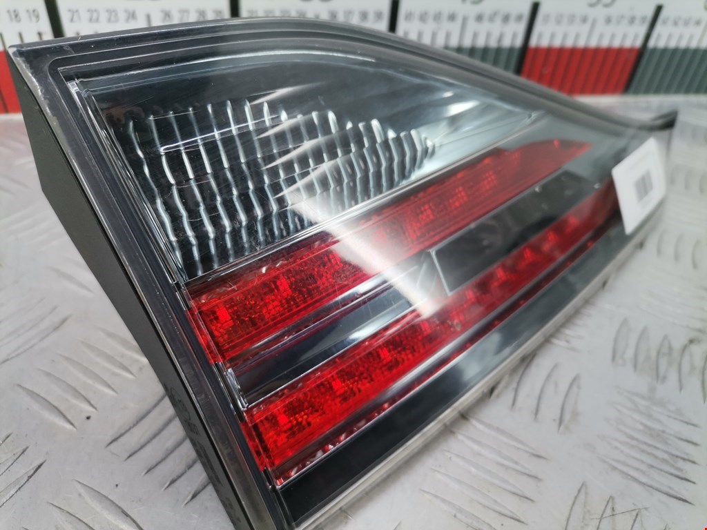 Фонарь задний внутренний левый LEXUS CT 2010-2018
