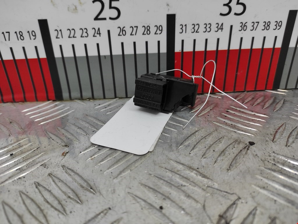 Кнопка стеклоподъемника AUDI A3 8L 1996-2003