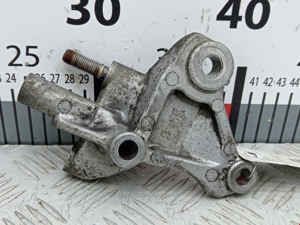 Кронштейн (крепление лапа) двигателя Nissan Micra K11 (1992-2002)