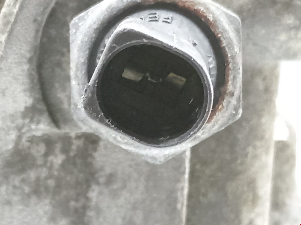 Корпус масляного фильтра VOLKSWAGEN Bora 1998-2005