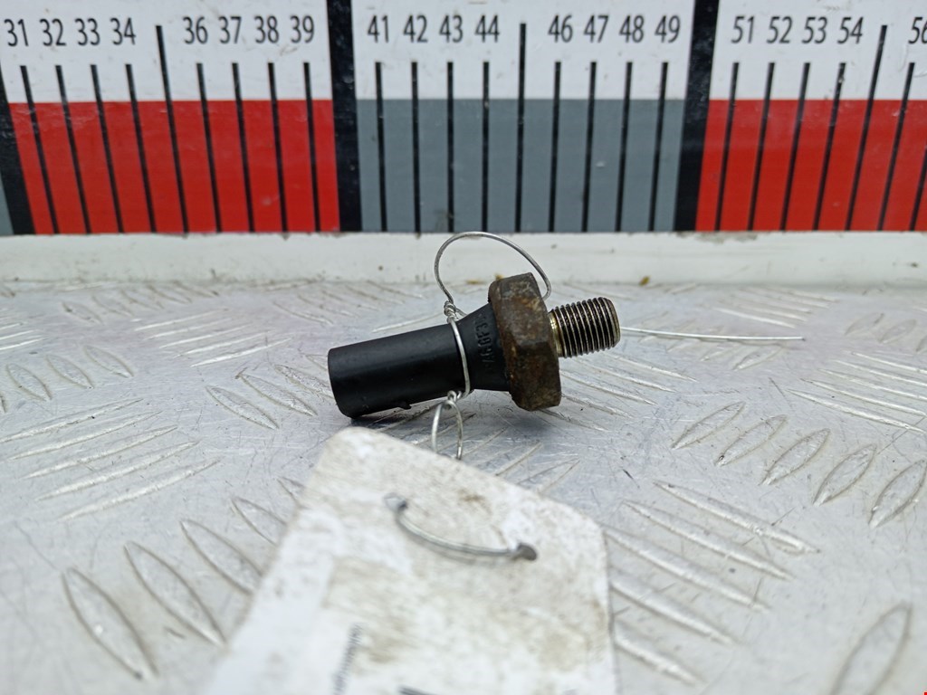 Датчик давления масла VOLKSWAGEN Golf IV 1997-2003