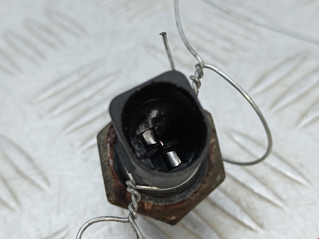 Датчик давления масла VOLKSWAGEN Golf IV 1997-2003