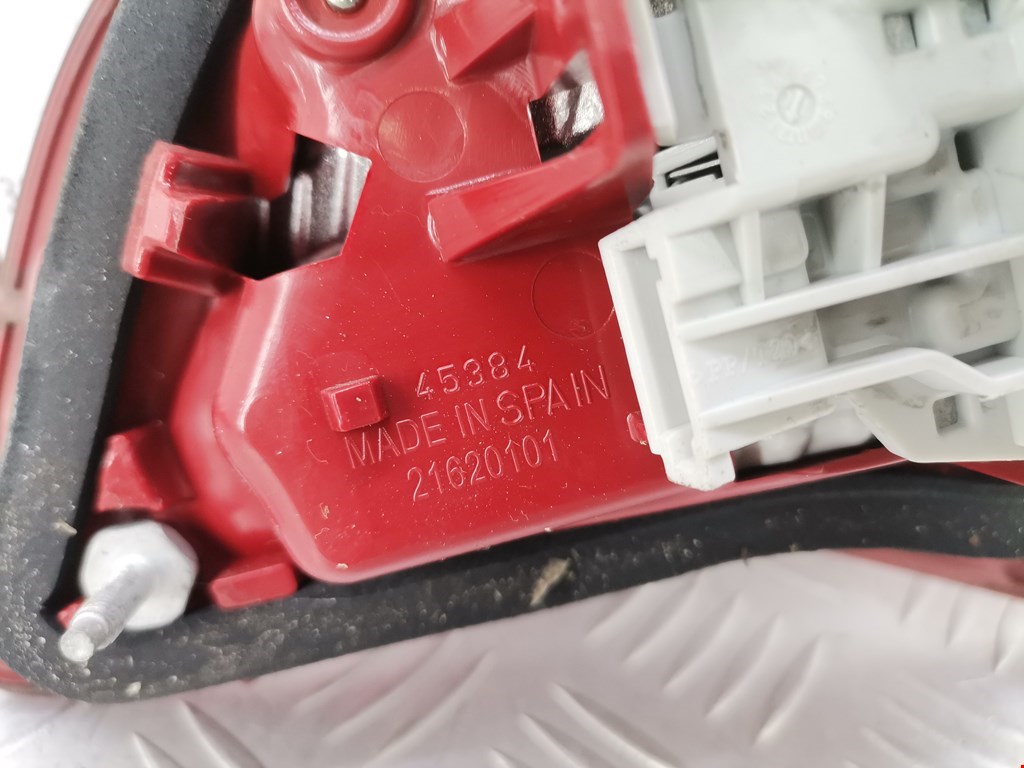 Фонарь задний внутренний левый OPEL Meriva B 2010-2018