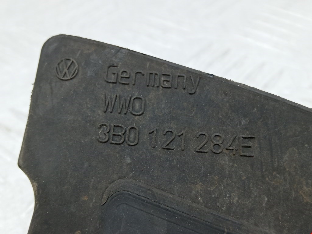 Воздуховод VOLKSWAGEN Passat B5 1997-2005