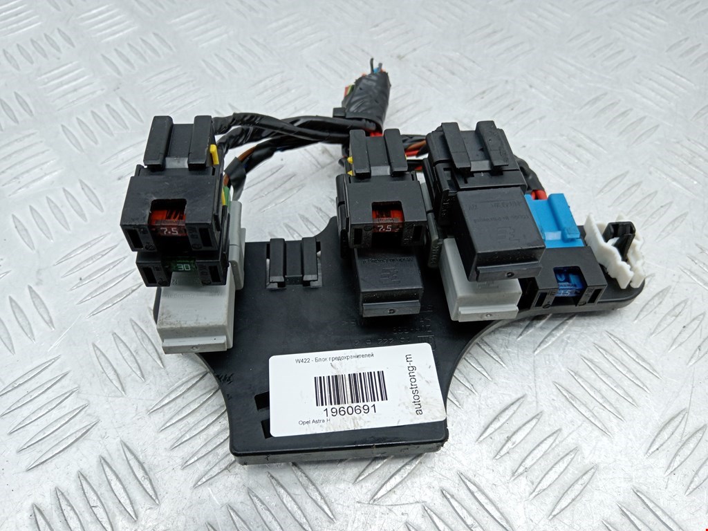 Датчик уровня в бачок омывателя OPEL Astra H/Family 2004-2015