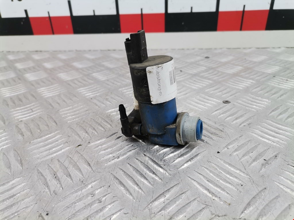 Насос (моторчик) омывателя Renault Clio 3 (2005-2012)