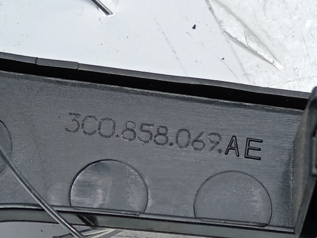 Рамка магнитолы VOLKSWAGEN Passat B6 2005-2011