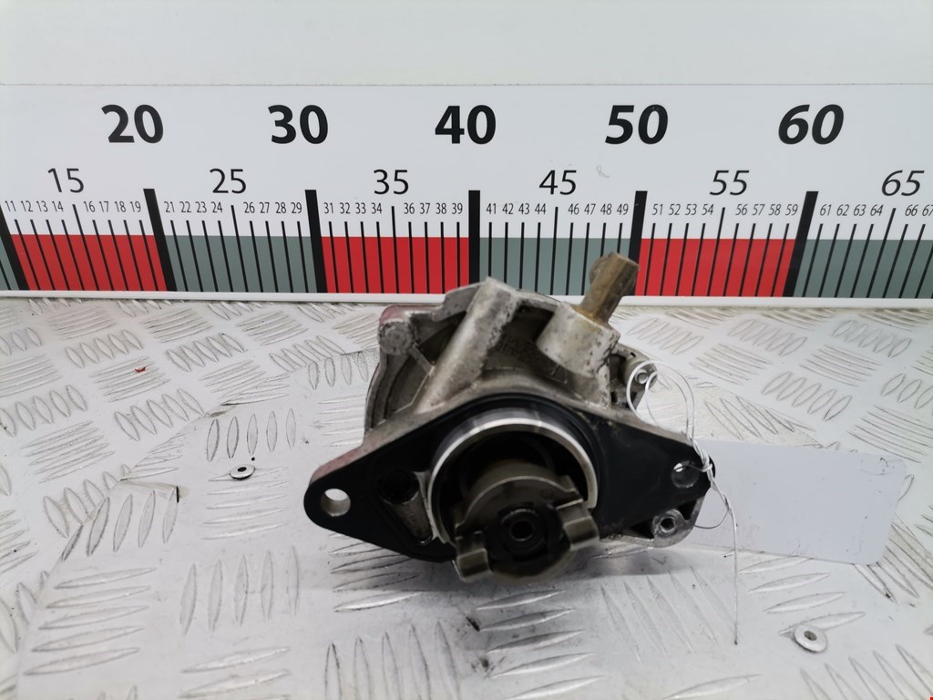 Насос вакуумный Opel Corsa D (2006-2014)