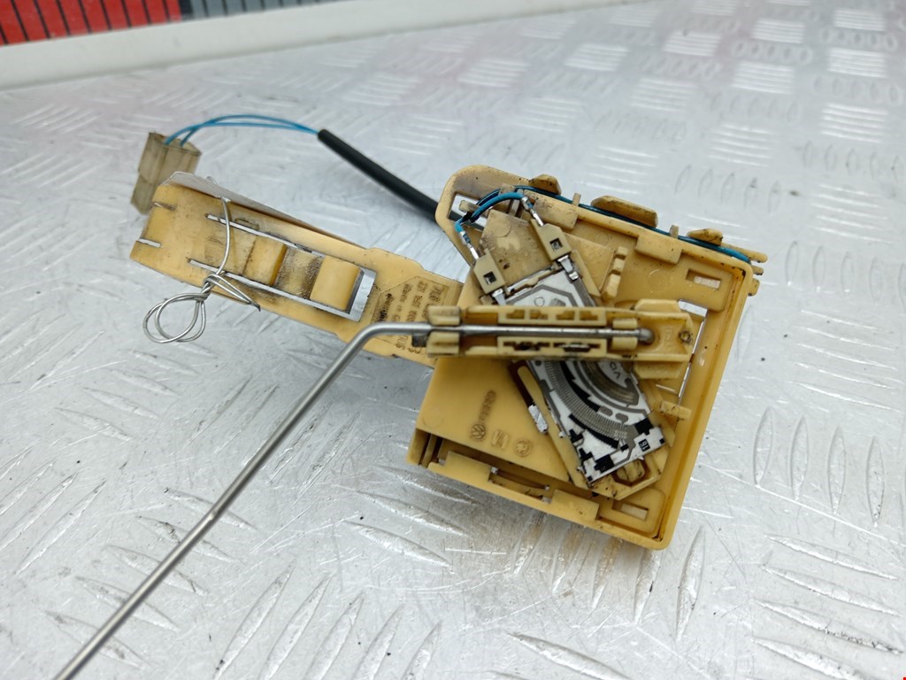 Датчик уровня топлива VOLKSWAGEN Touareg 2002-2010