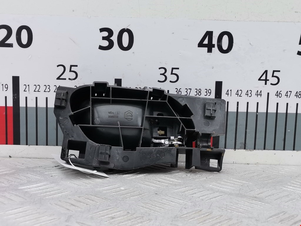 Ручка дверная передняя внутренняя левая PEUGEOT 207 2006-2015