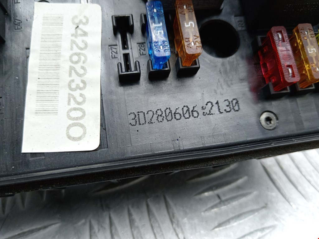 Датчик уровня в бачок омывателя VOLKSWAGEN Golf V 2003-2009