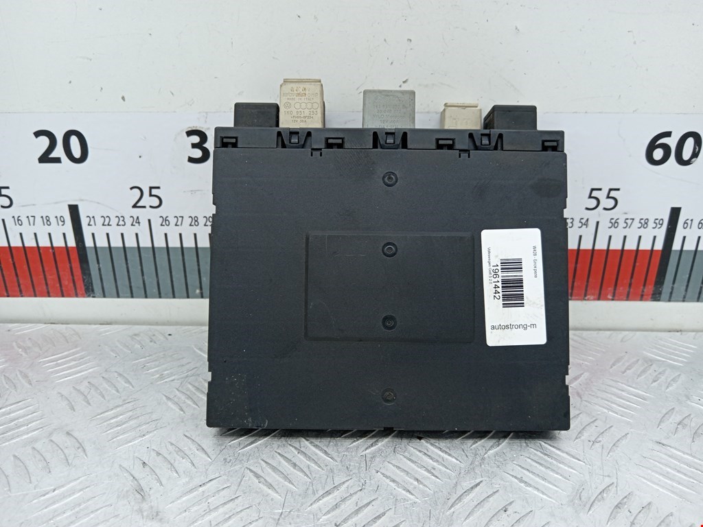 Блок реле VOLKSWAGEN Golf V 2003-2009